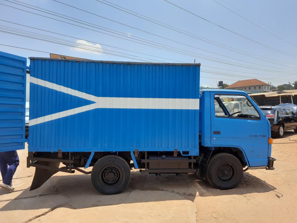 Isuzu ELF