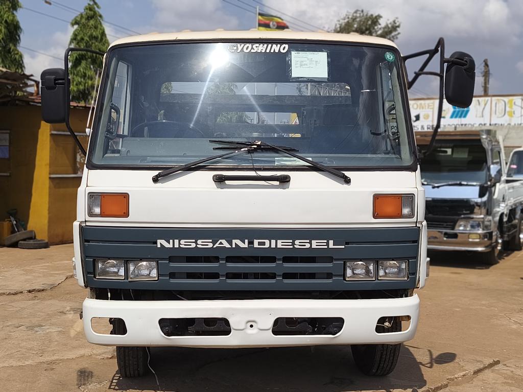 Nissan CONDOR