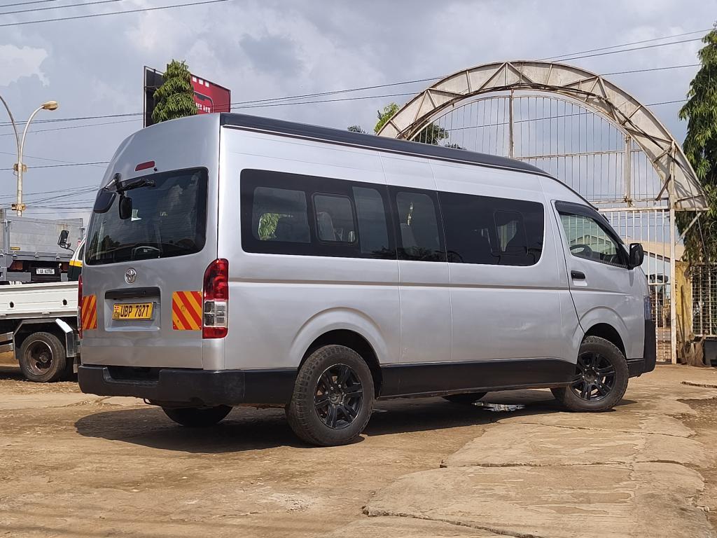 Toyota HIACE (Drone)