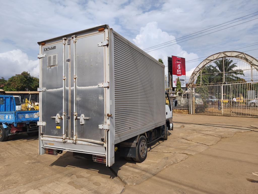 Isuzu ELF