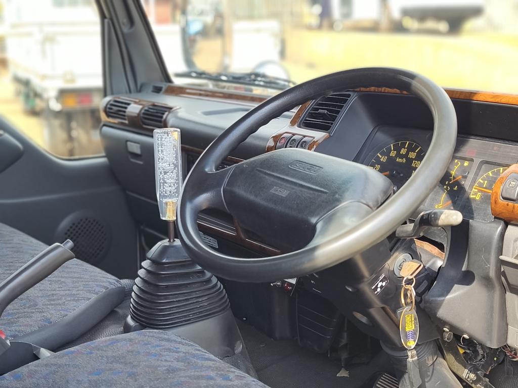 Isuzu ELF