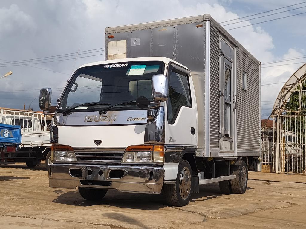 Isuzu ELF