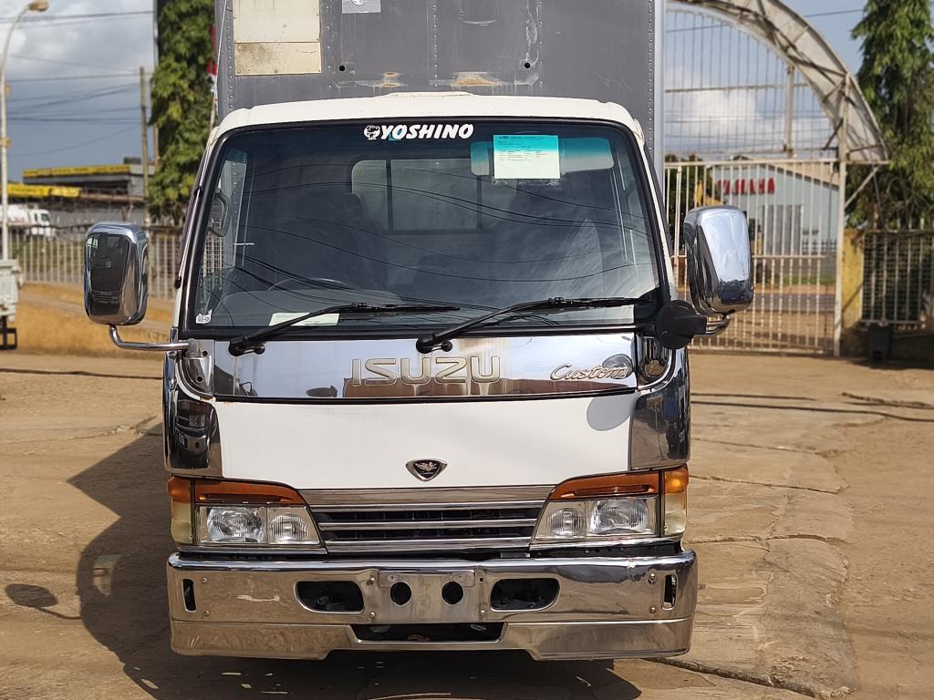 Isuzu ELF