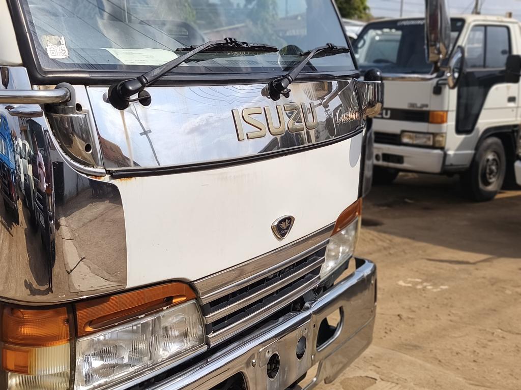 Isuzu ELF