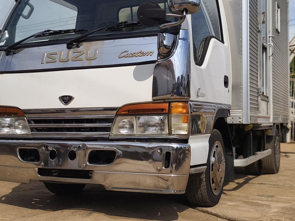 Isuzu ELF