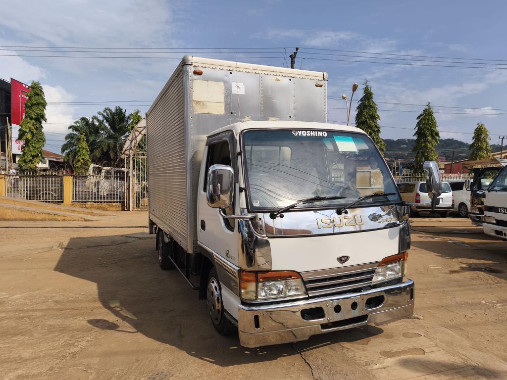 Isuzu ELF