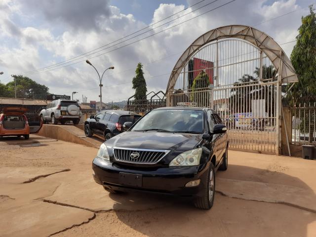 Toyota HARRIER (Kawundo)