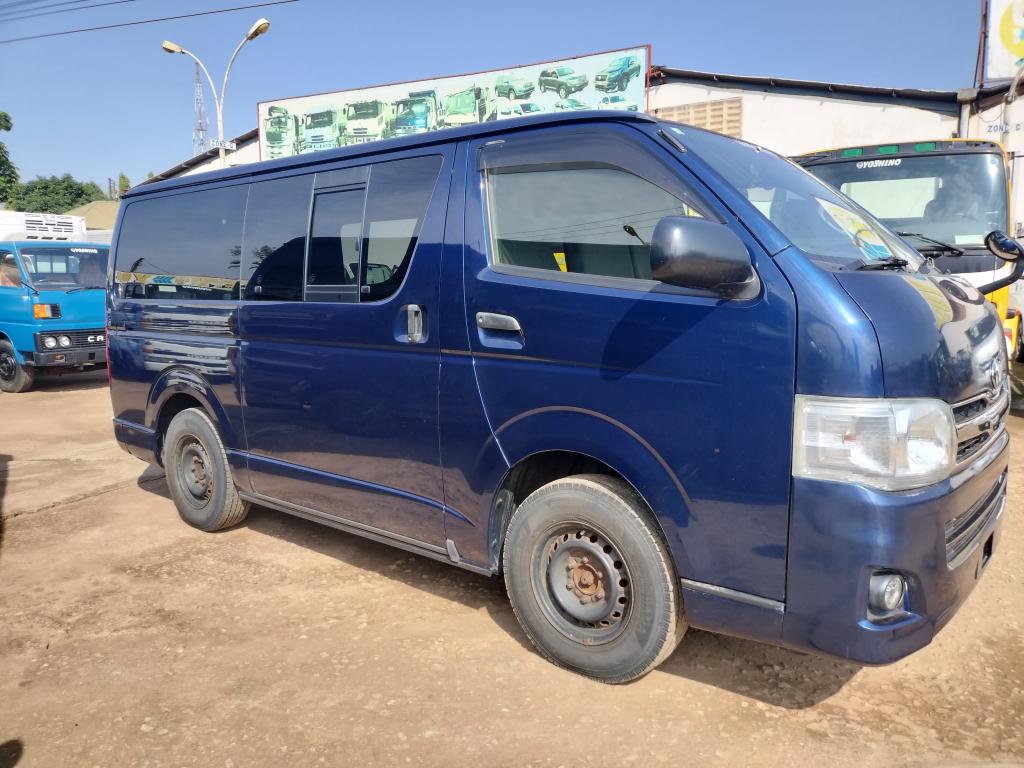 Toyota HIACE (Drone)