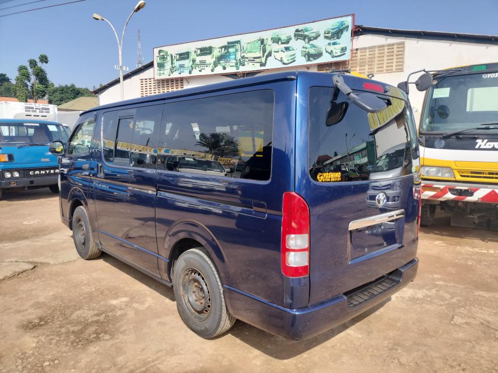 Toyota HIACE (Drone)