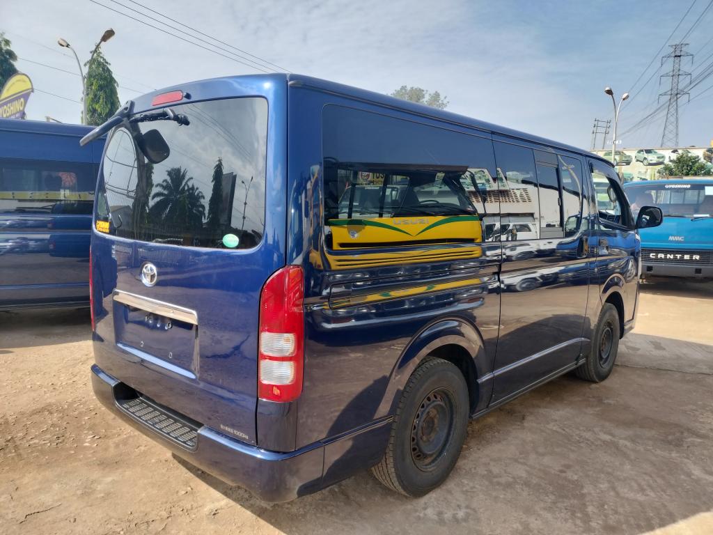 Toyota HIACE (Drone)