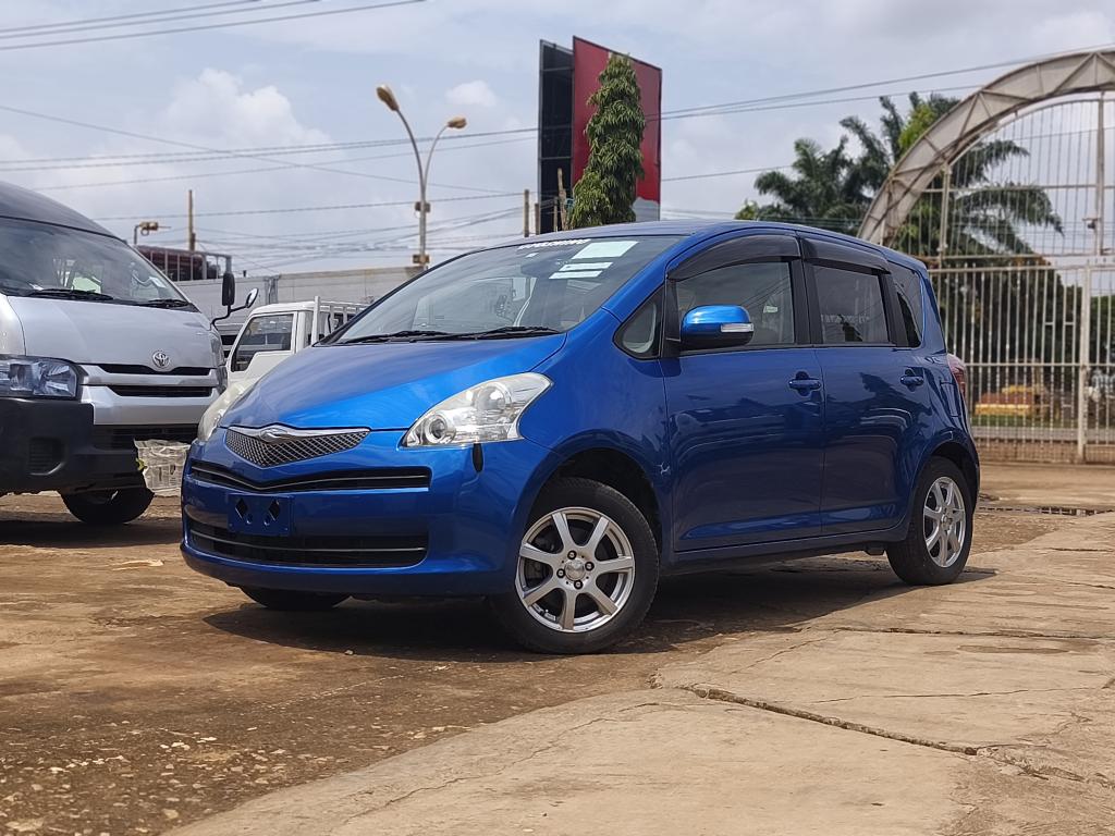 Used March 2010 Toyota RACTIS  hatch back for sale 03732