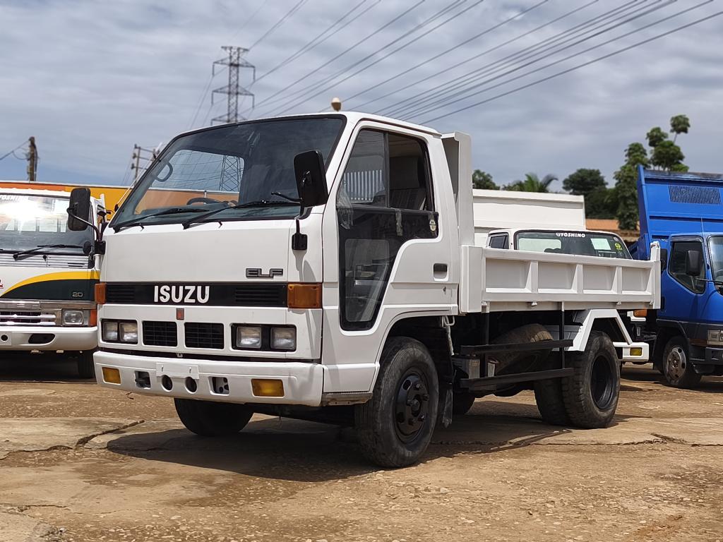 Used April 1990 Isuzu ELF tipper for sale 03747