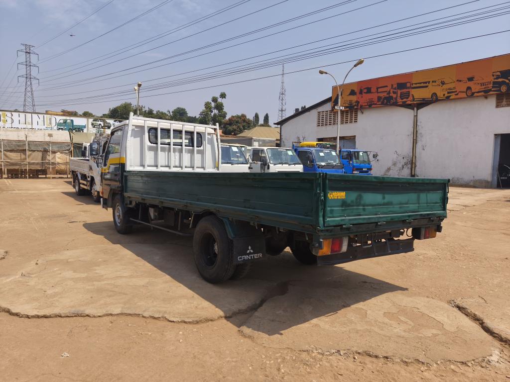 FUSO CANTER