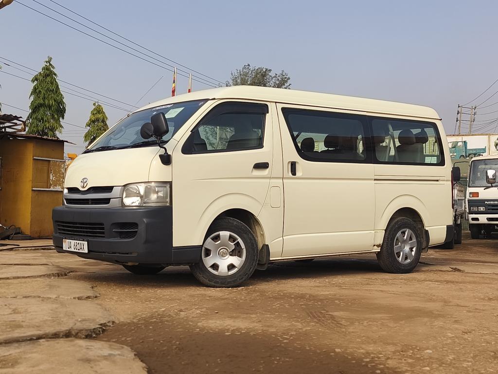 Used March 2010 Toyota HIACE (Drone) van for sale 03762