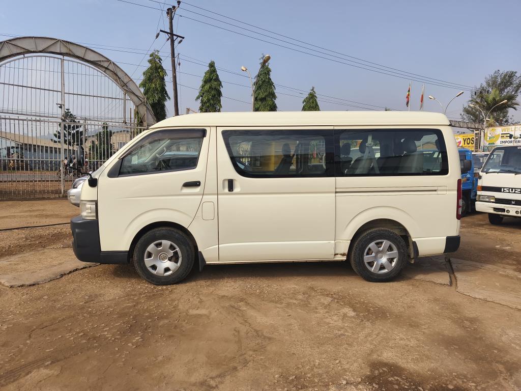Toyota HIACE (Drone)