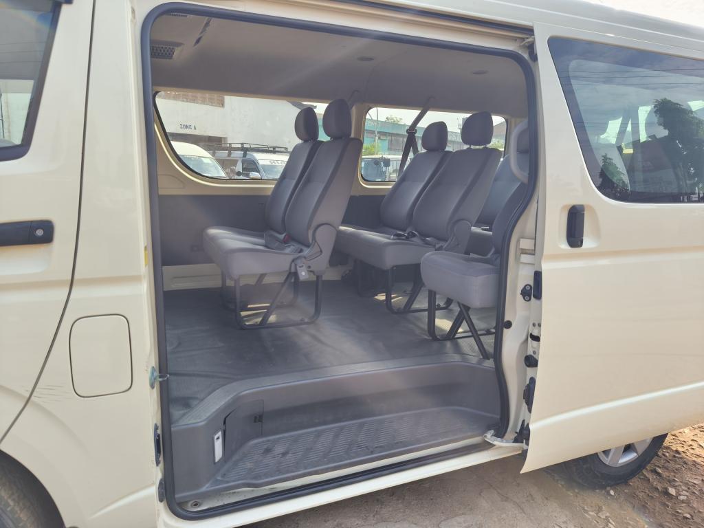 Toyota HIACE (Drone)