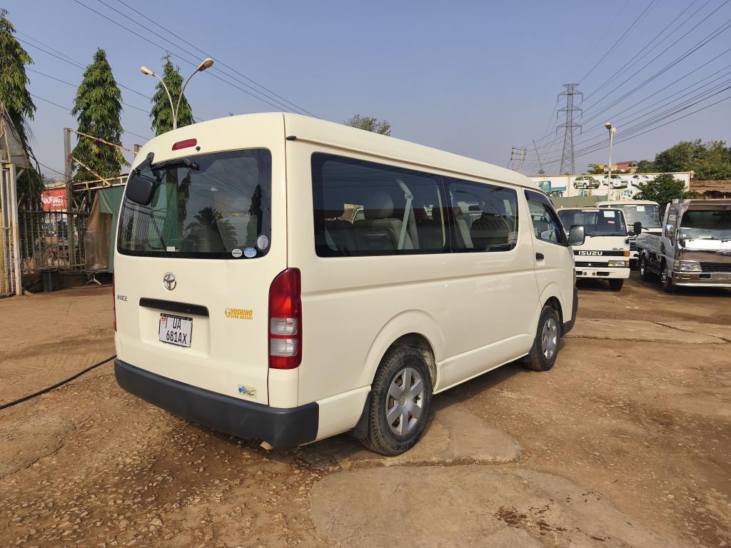 Toyota HIACE (Drone)