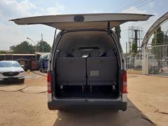 Toyota HIACE (High-Roof)