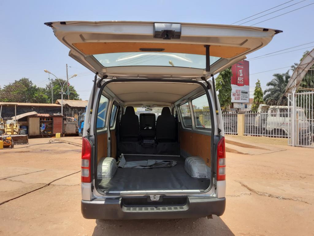 Toyota HIACE (Drone)
