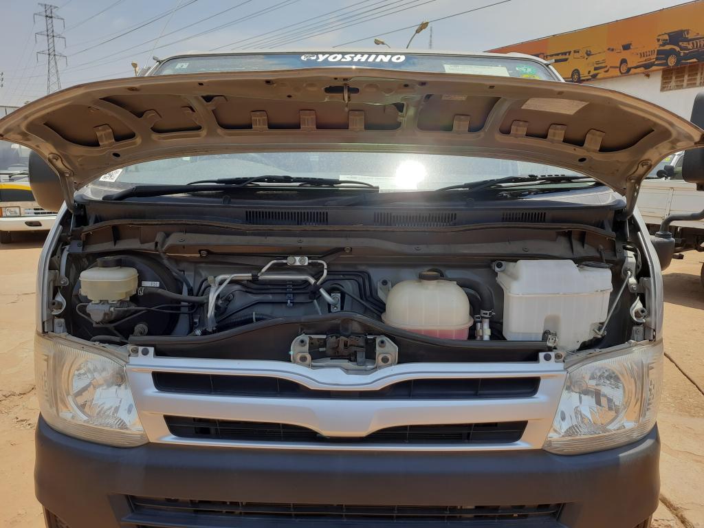 Toyota HIACE (Drone)