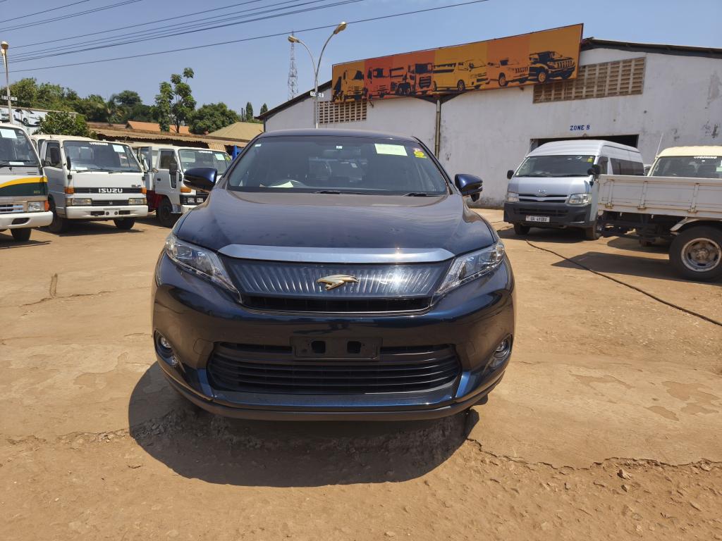Toyota HARRIER (Kawundo)