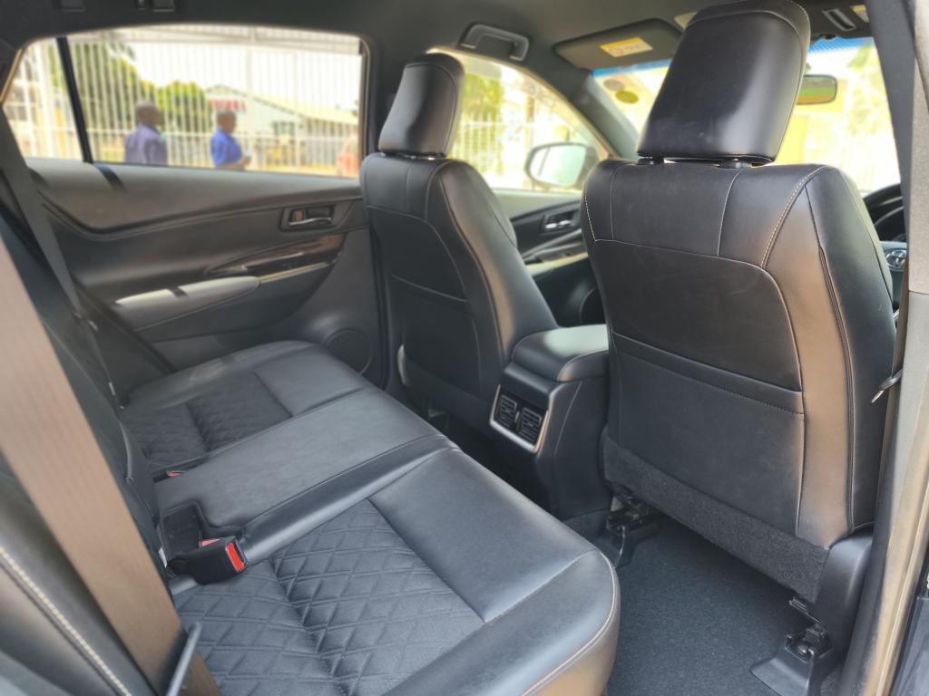Toyota HARRIER (Kawundo)
