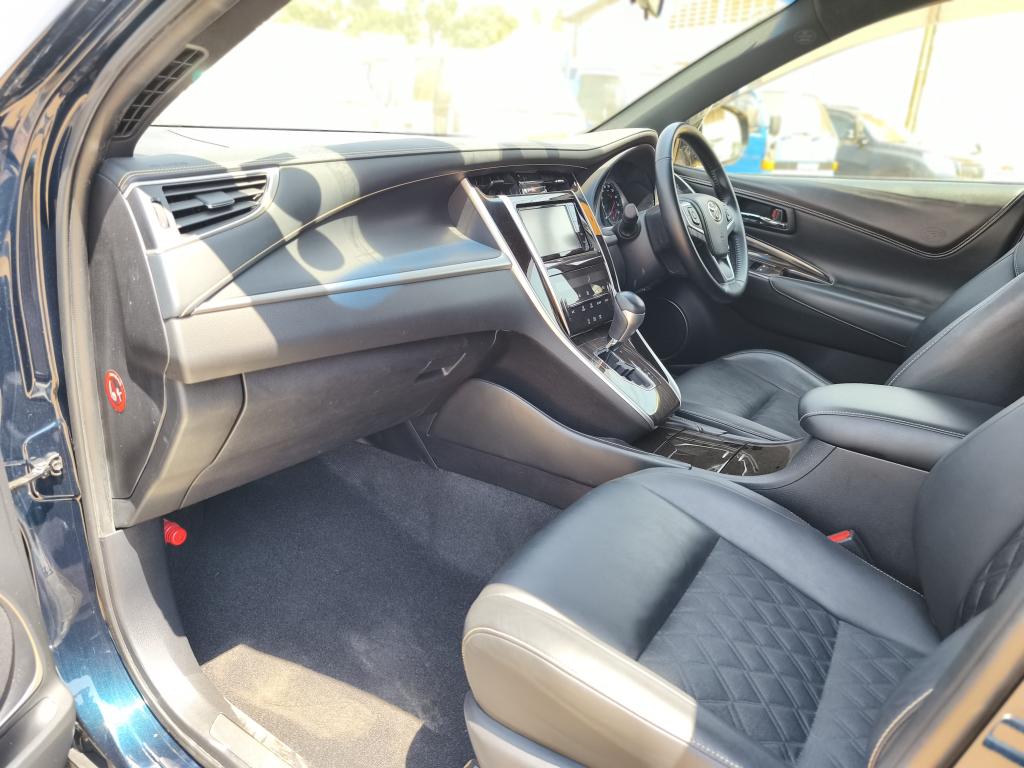 Toyota HARRIER (Kawundo)