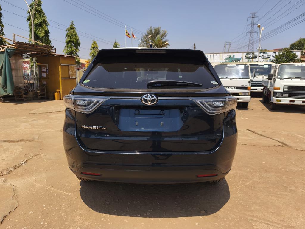 Toyota HARRIER (Kawundo)