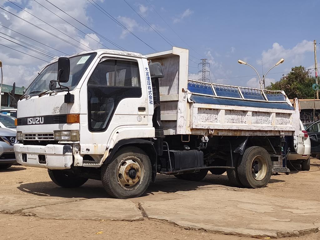 Used October 1991 Isuzu FORWARD tipper for sale 03822