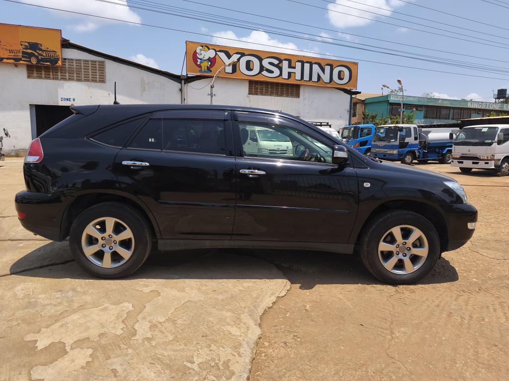 Toyota HARRIER (Kawundo)