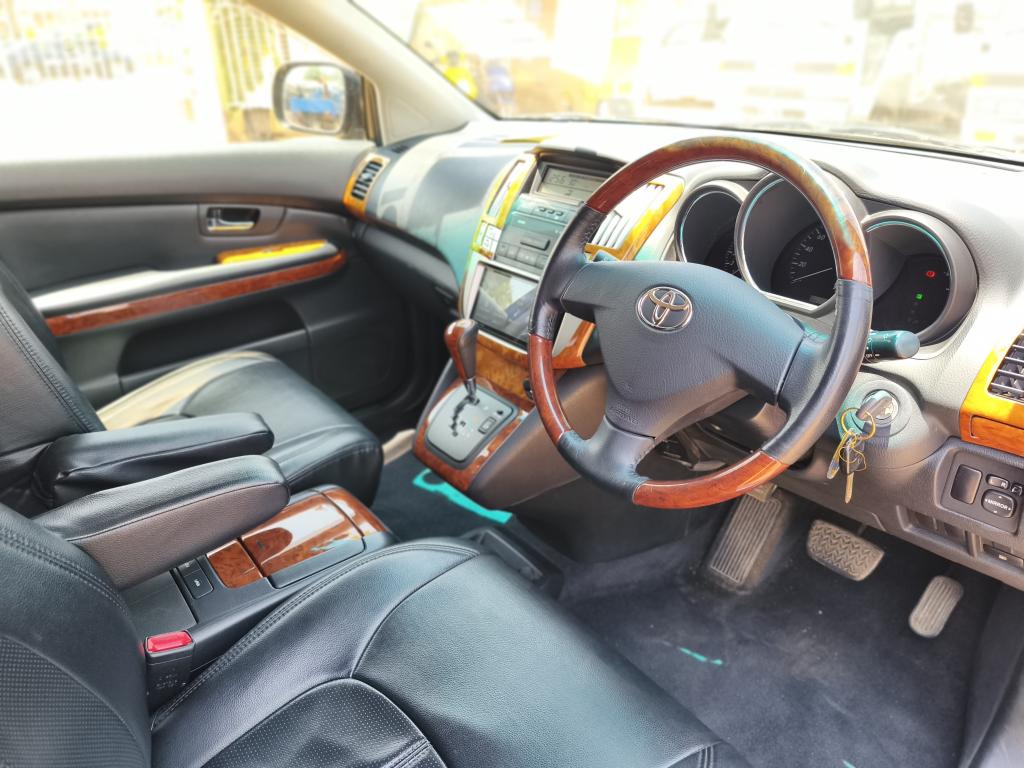 Toyota HARRIER (Kawundo)