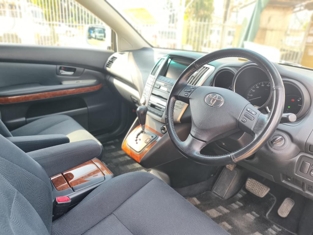 Toyota HARRIER (Kawundo)