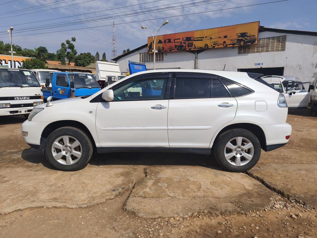 Toyota HARRIER (Kawundo)