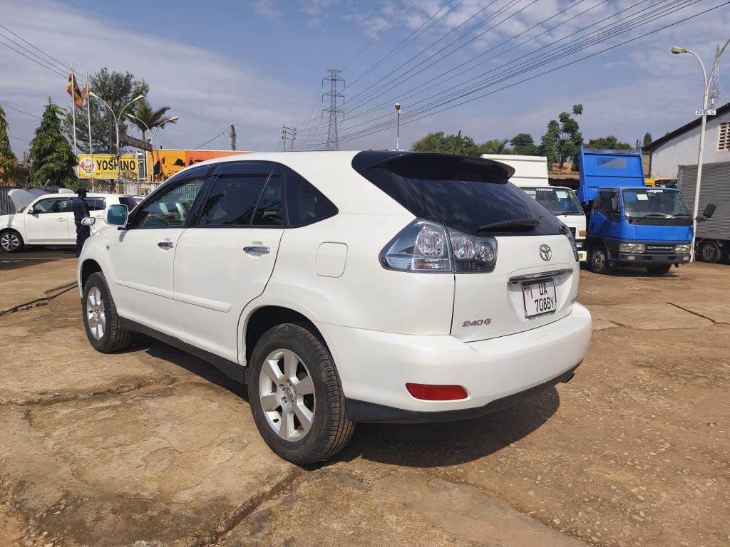 Toyota HARRIER (Kawundo)