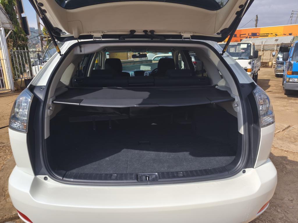Toyota HARRIER (Kawundo)