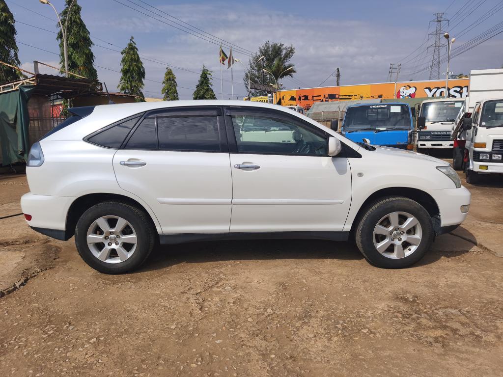 Toyota HARRIER (Kawundo)