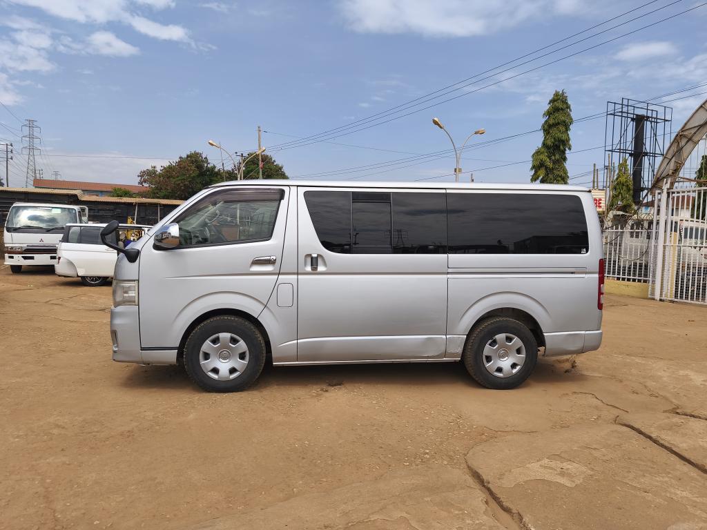 Toyota HIACE (Drone)