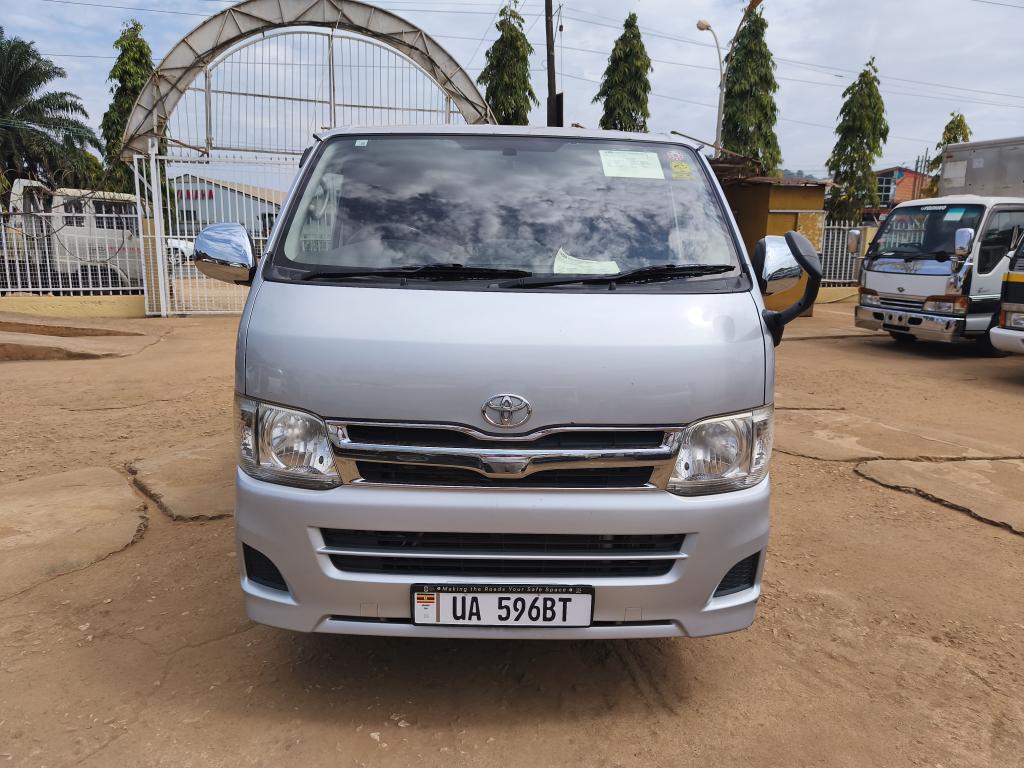 Toyota HIACE (Drone)
