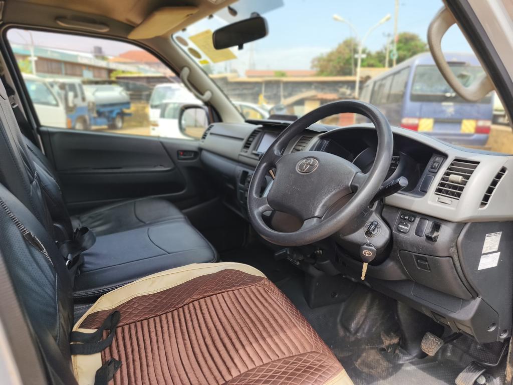 Toyota HIACE (Drone)