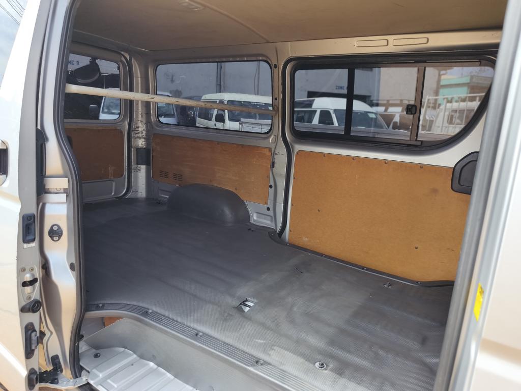 Toyota HIACE (Drone)