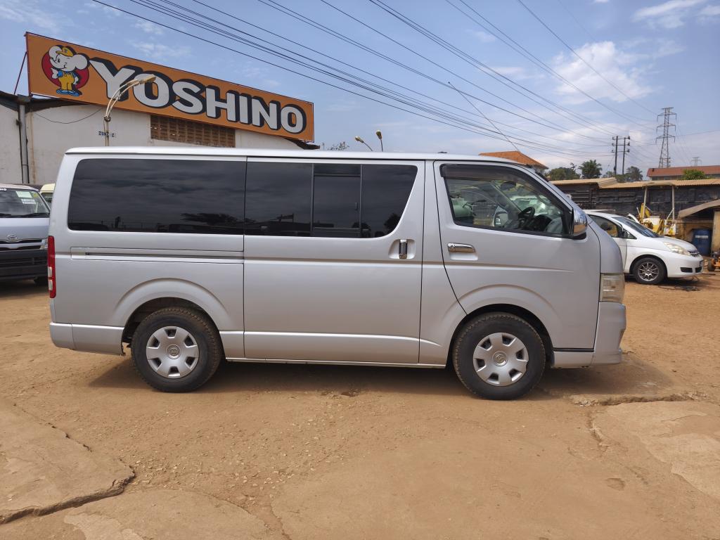 Toyota HIACE (Drone)