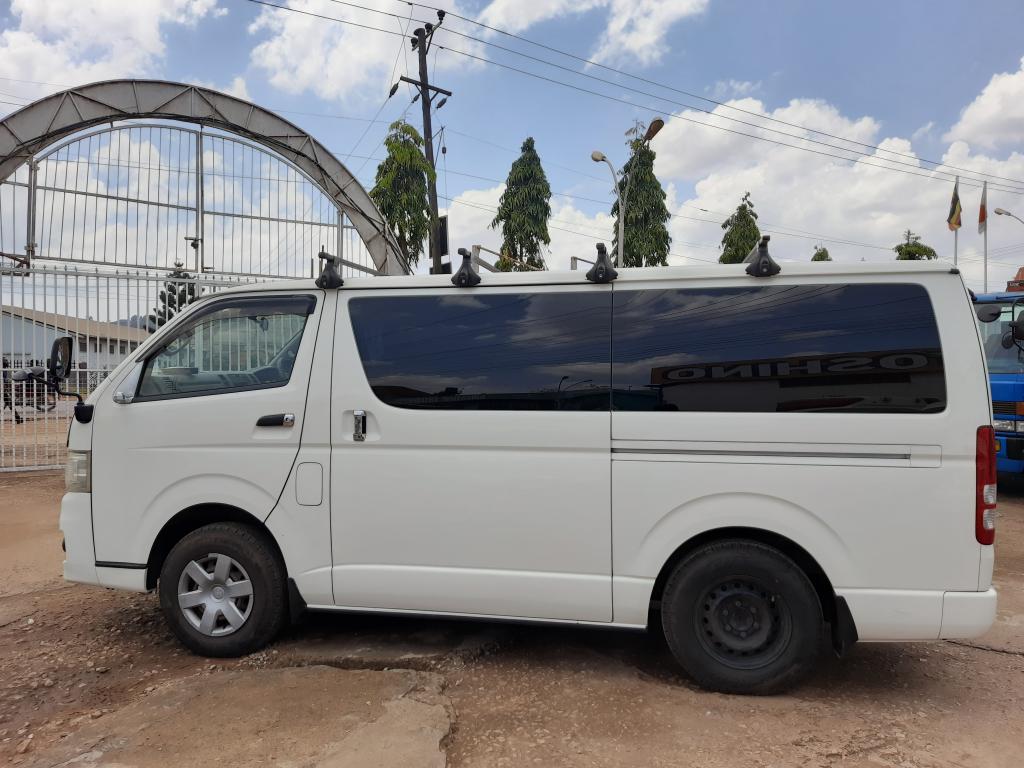 Toyota HIACE (Drone)