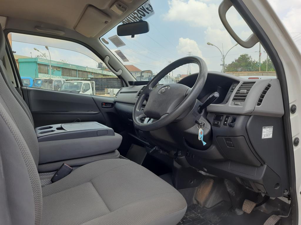 Toyota HIACE (Drone)