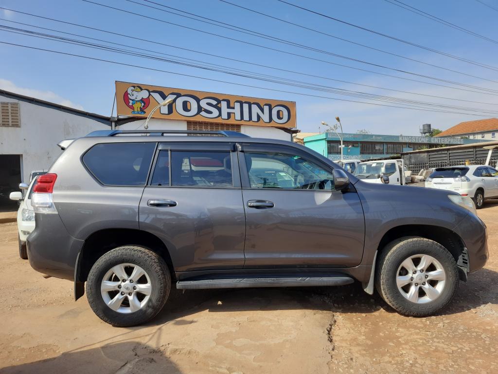 Toyota LANDCRUISER PRADO