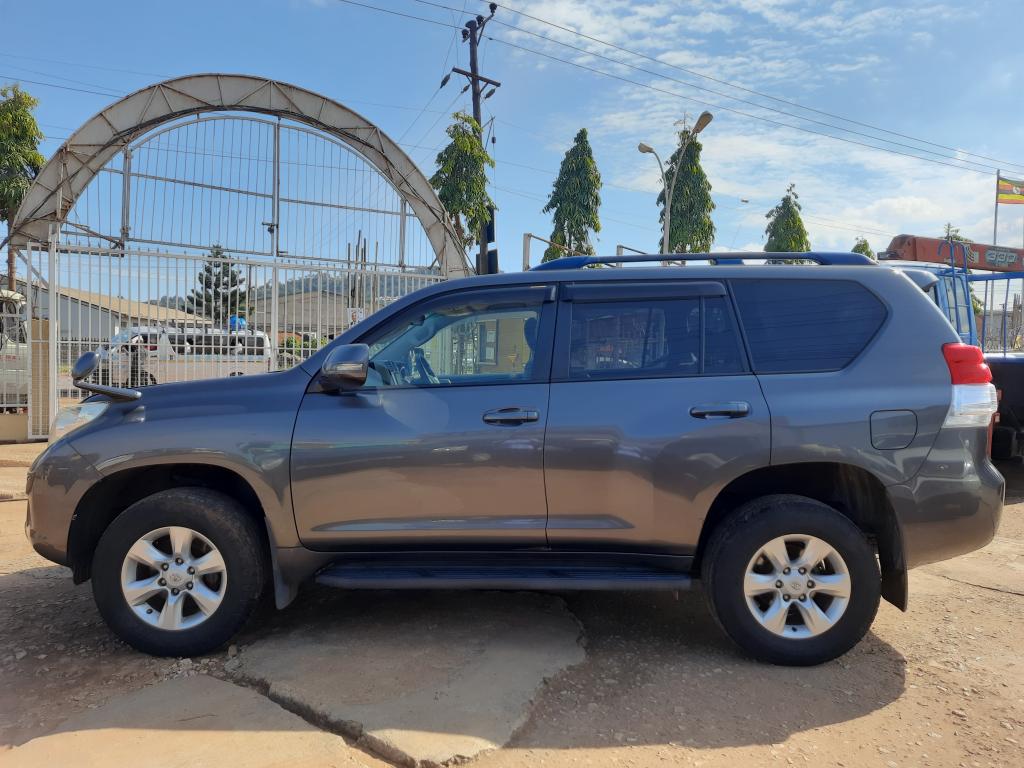 Toyota LANDCRUISER PRADO