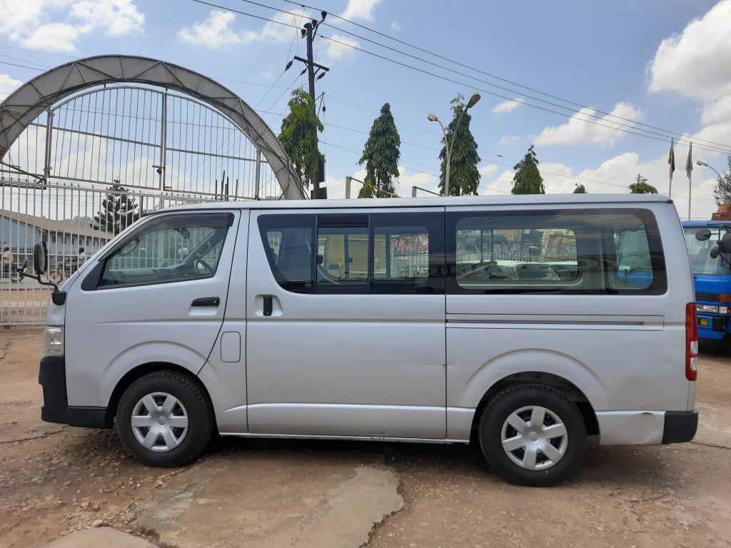Toyota HIACE (Drone)