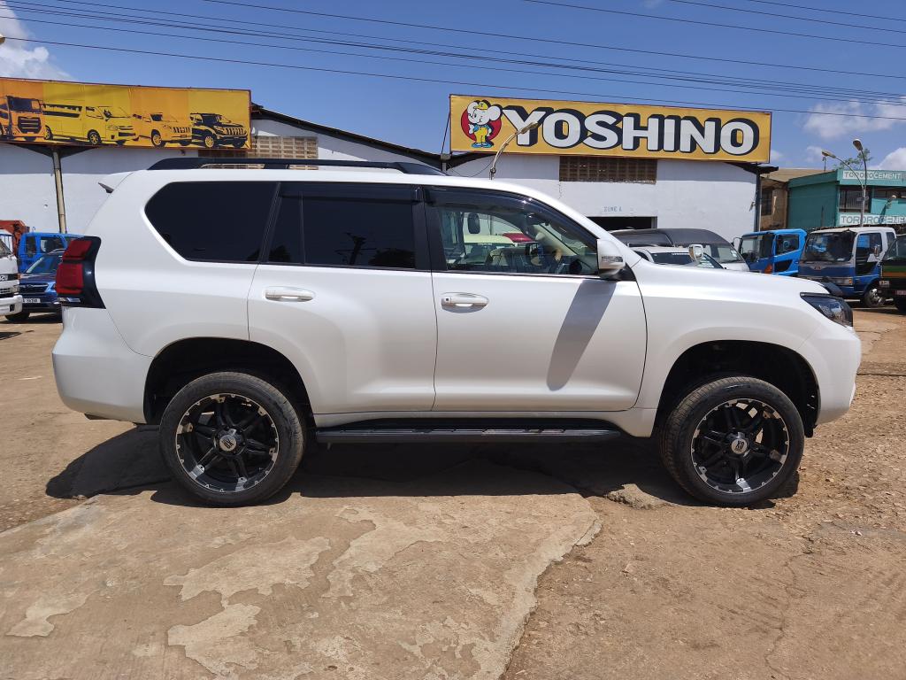 Toyota LANDCRUISER　PRADO