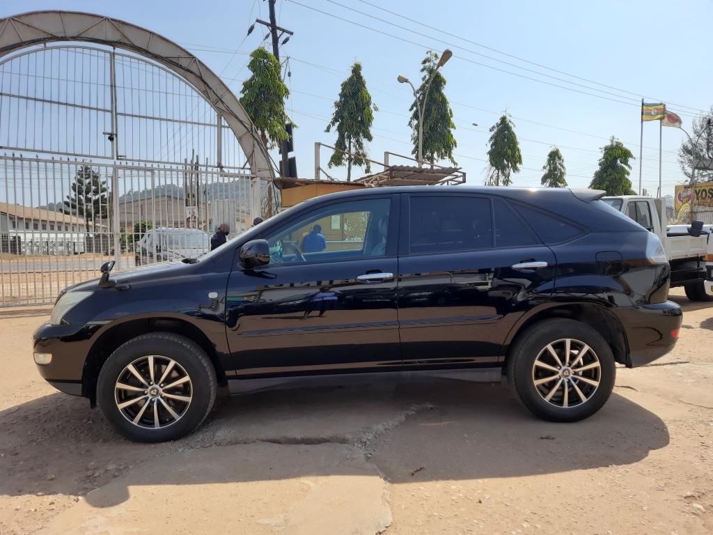 Toyota HARRIER (Kawundo)