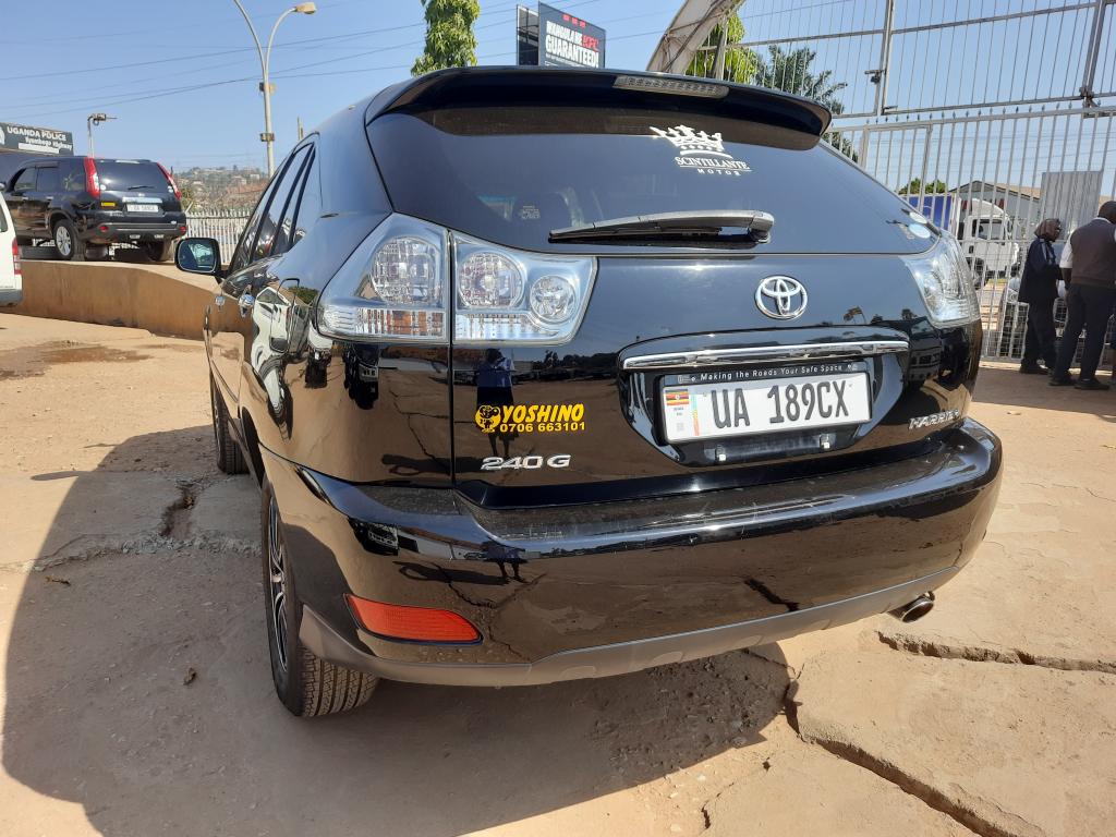 Toyota HARRIER (Kawundo)