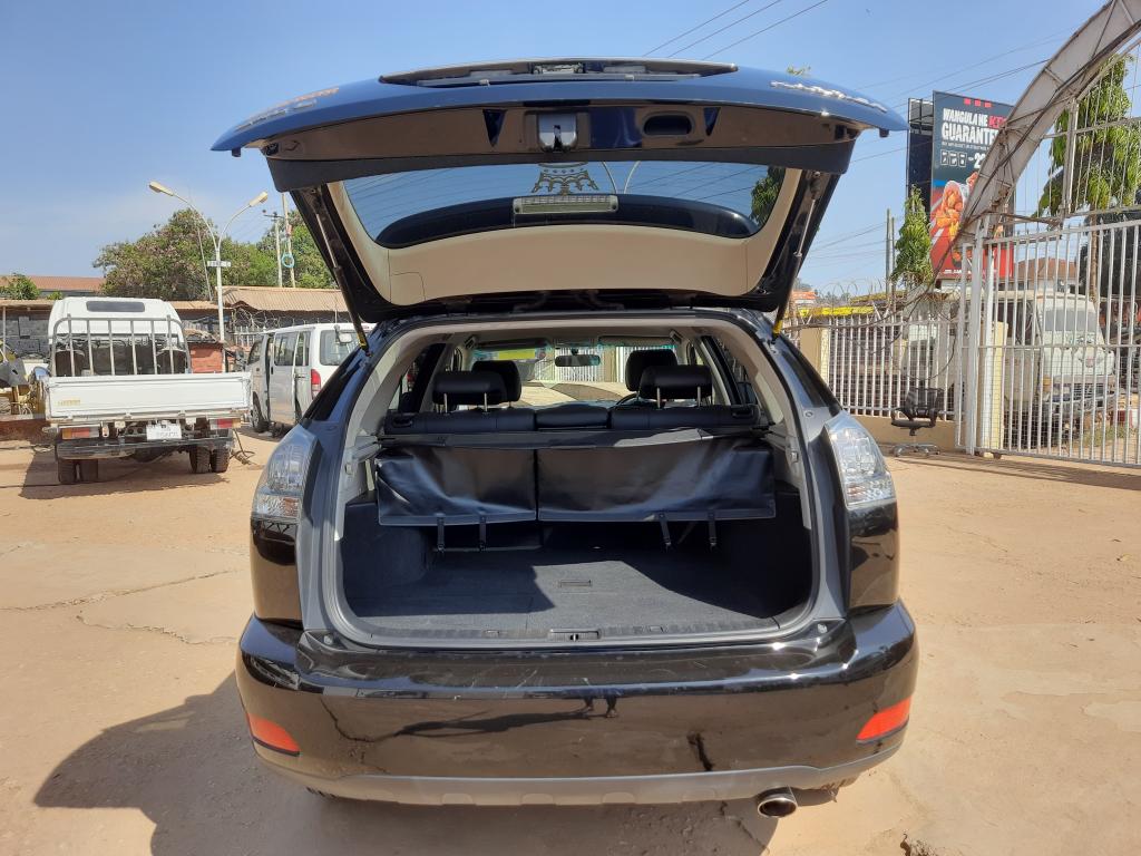 Toyota HARRIER (Kawundo)